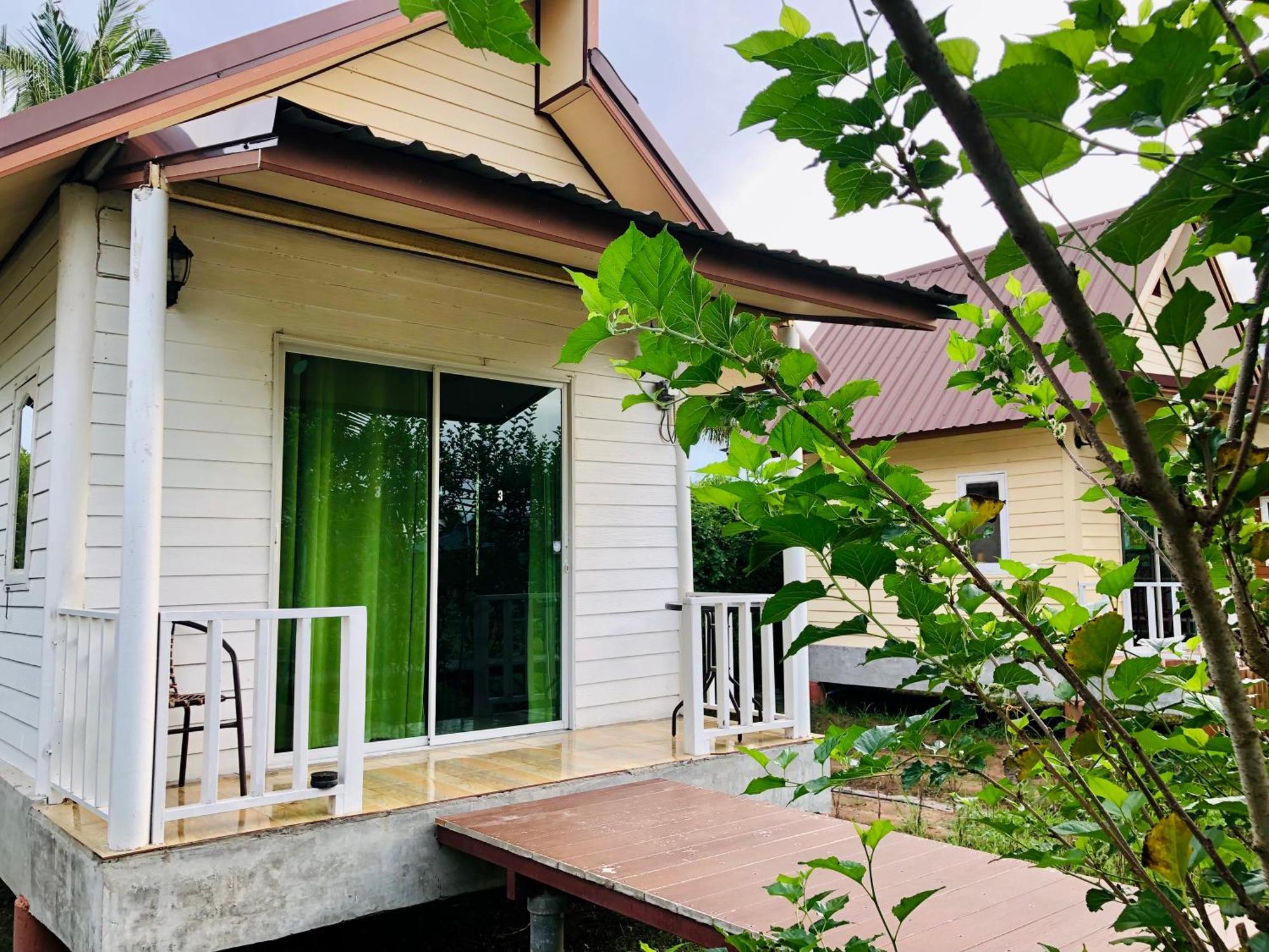 Baan Thung Home Stay Prasat Екстер'єр фото