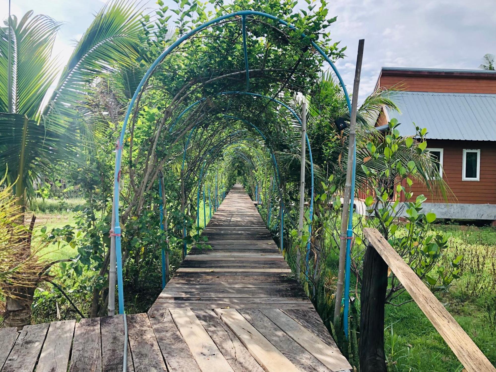 Baan Thung Home Stay Prasat Екстер'єр фото