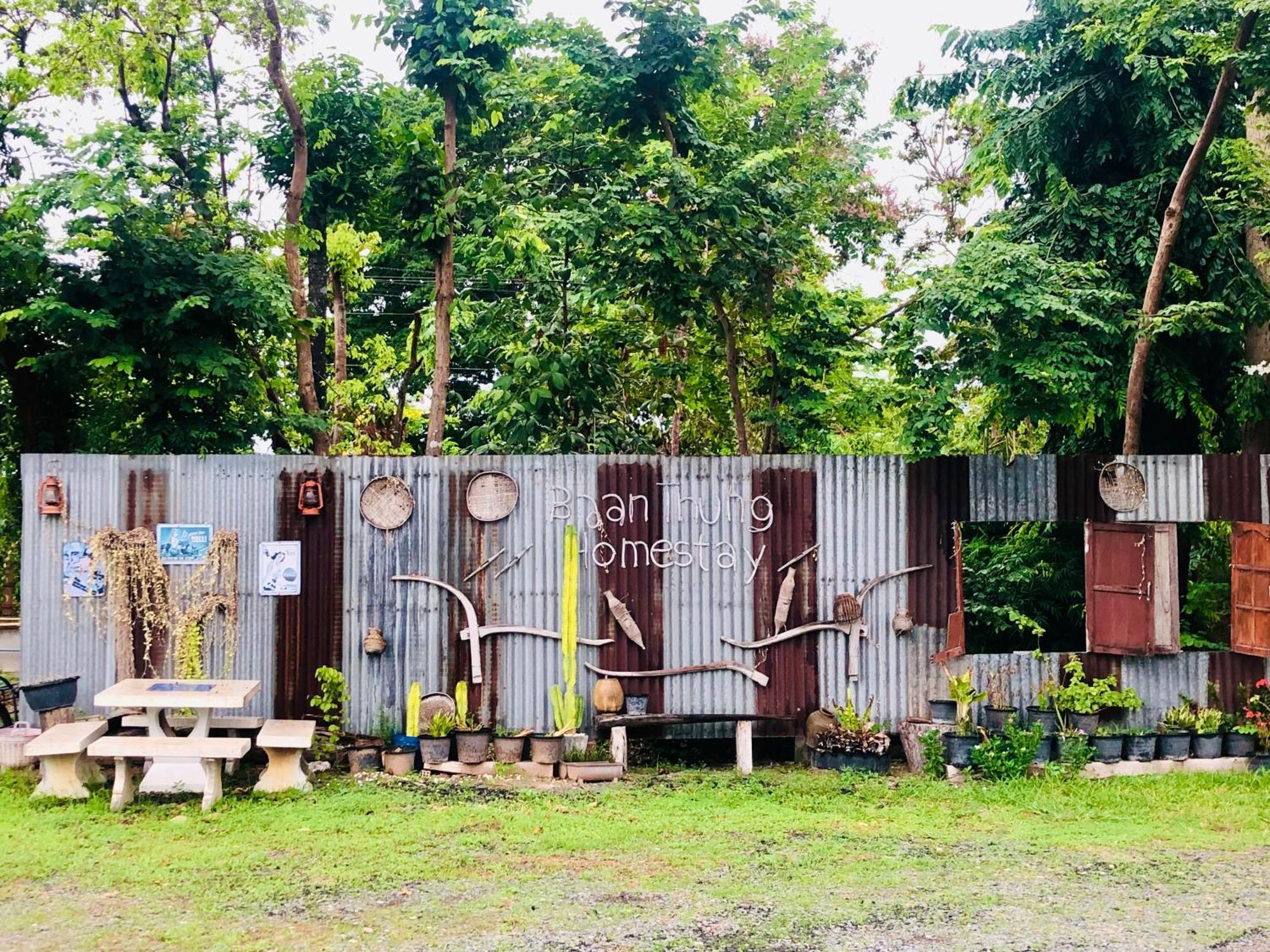Baan Thung Home Stay Prasat Екстер'єр фото