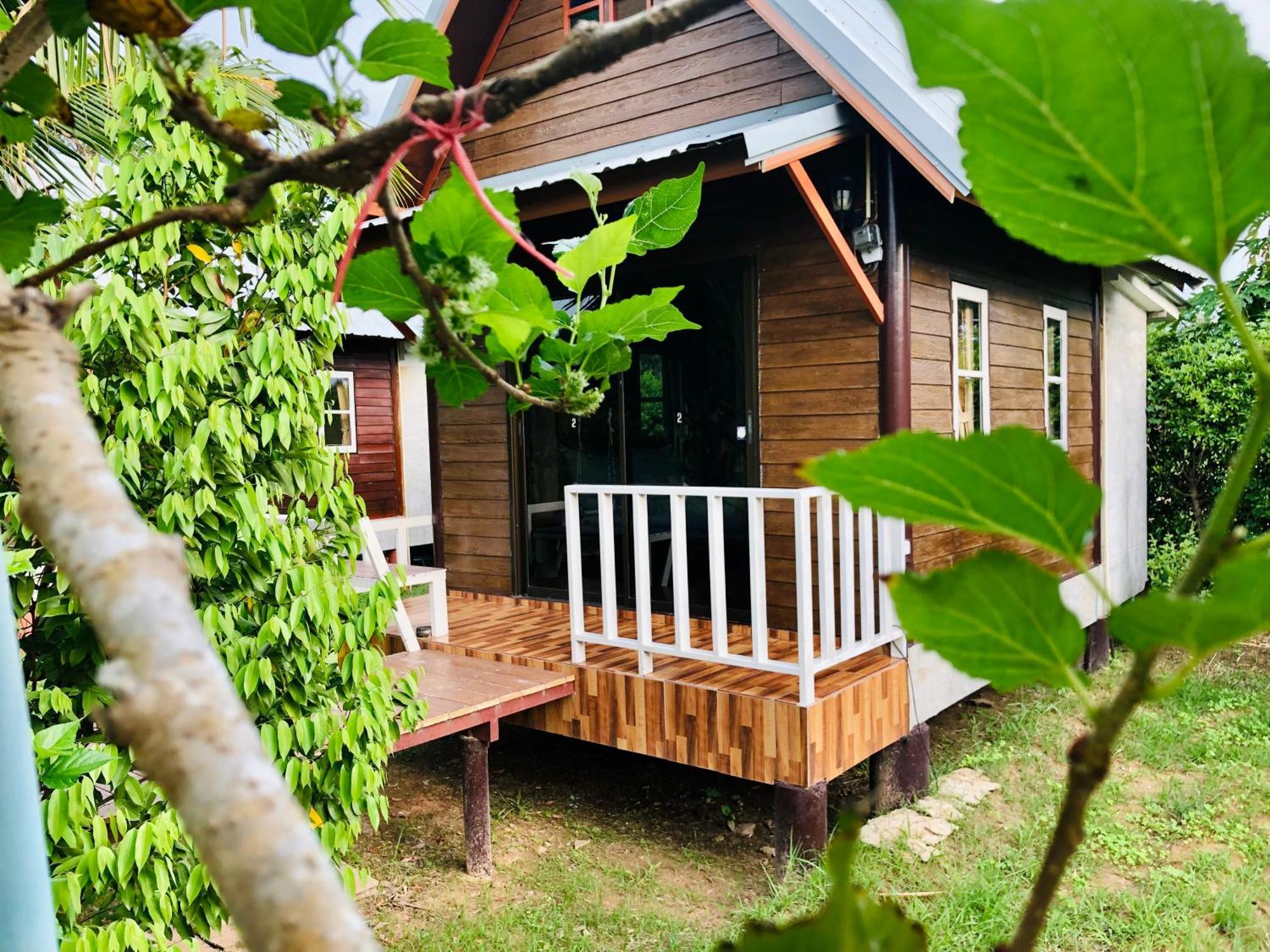 Baan Thung Home Stay Prasat Екстер'єр фото
