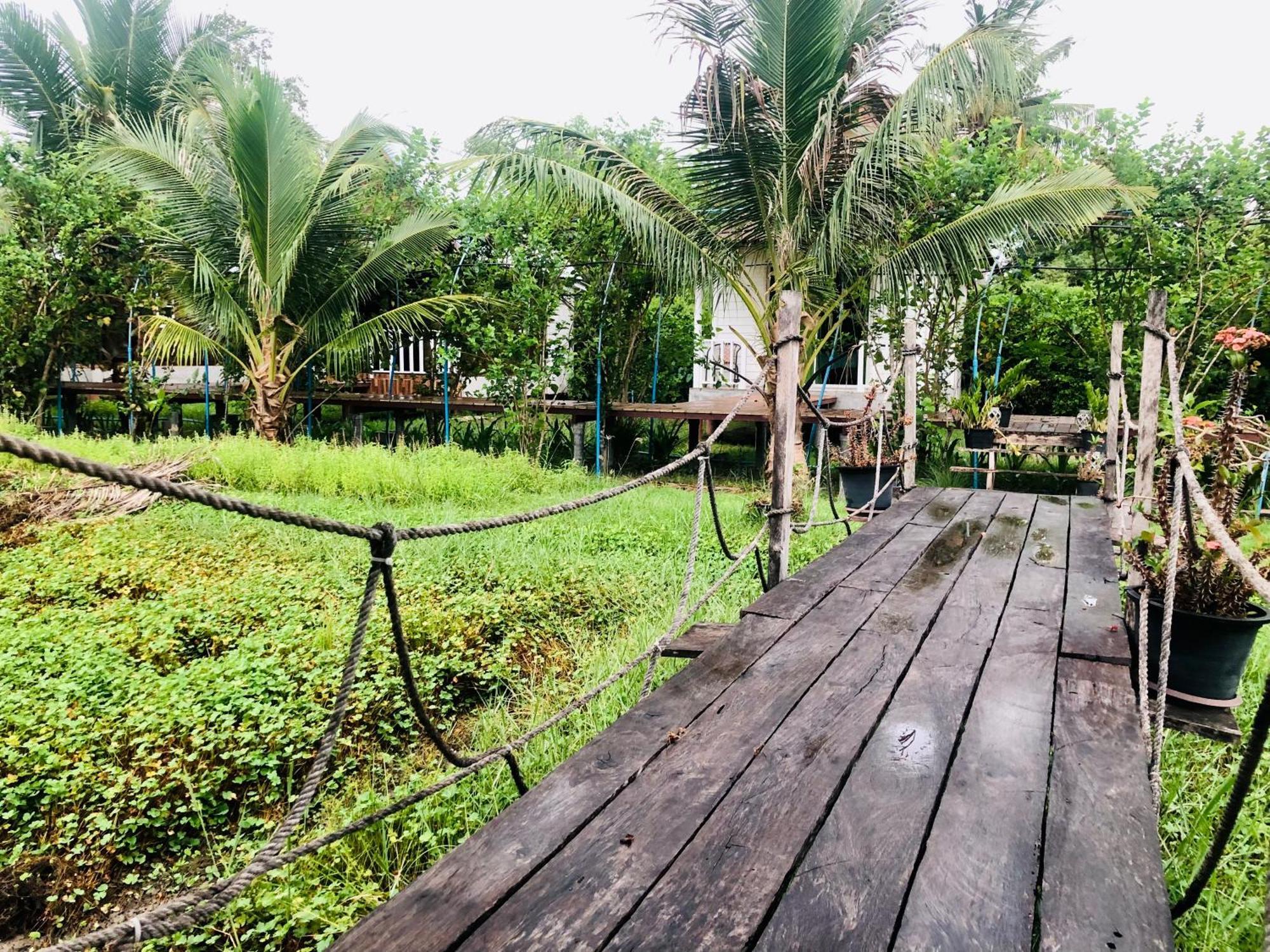 Baan Thung Home Stay Prasat Екстер'єр фото