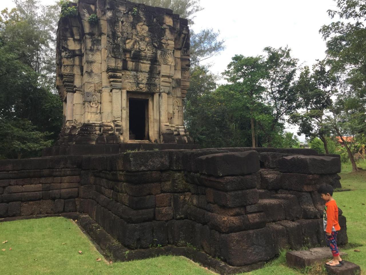 Baan Thung Home Stay Prasat Екстер'єр фото