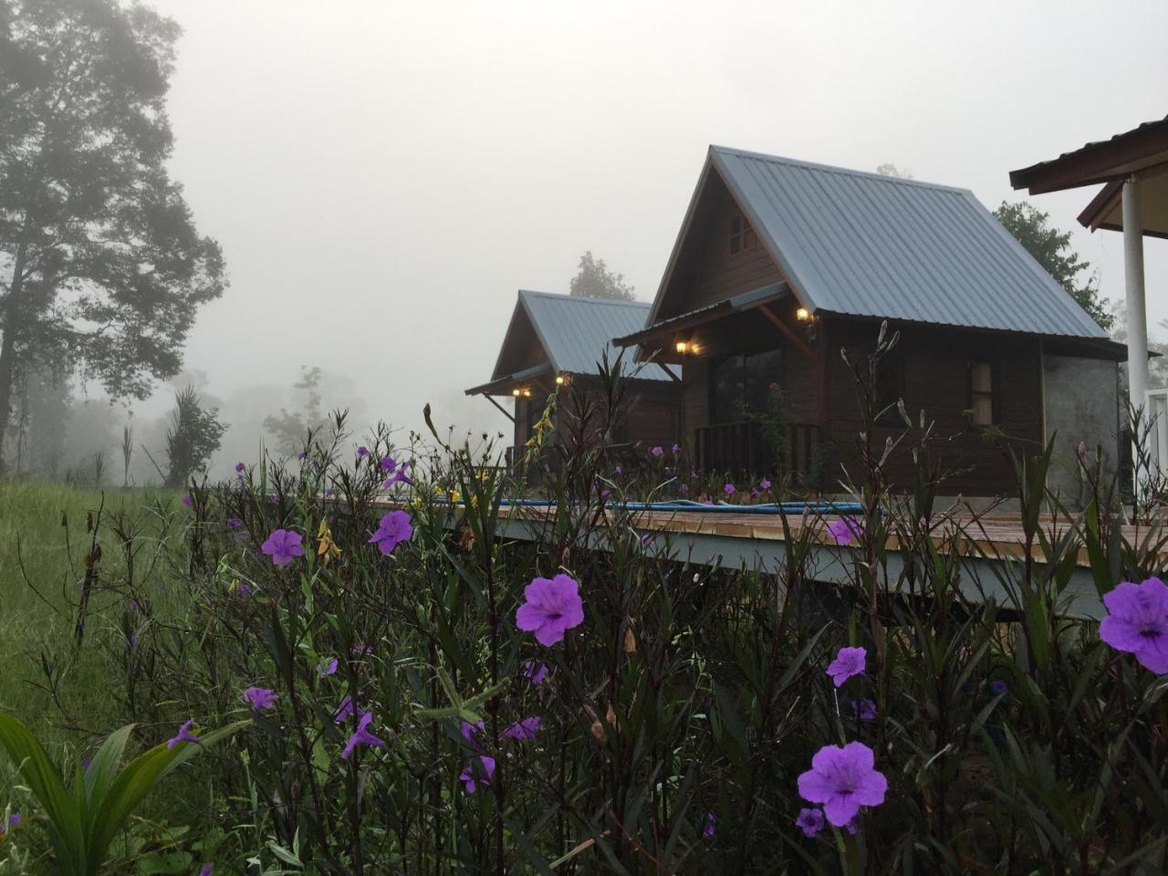 Baan Thung Home Stay Prasat Екстер'єр фото