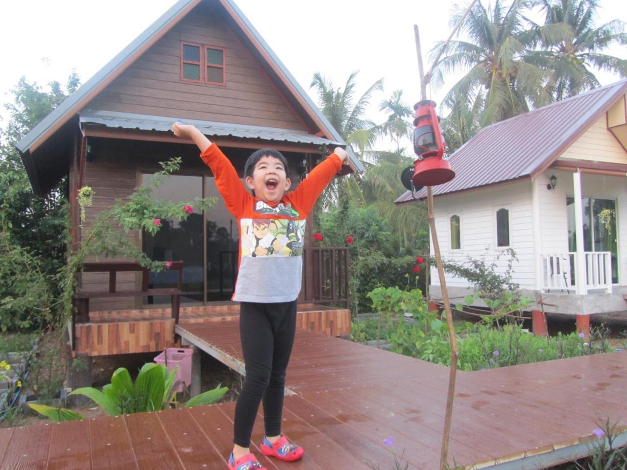 Baan Thung Home Stay Prasat Екстер'єр фото