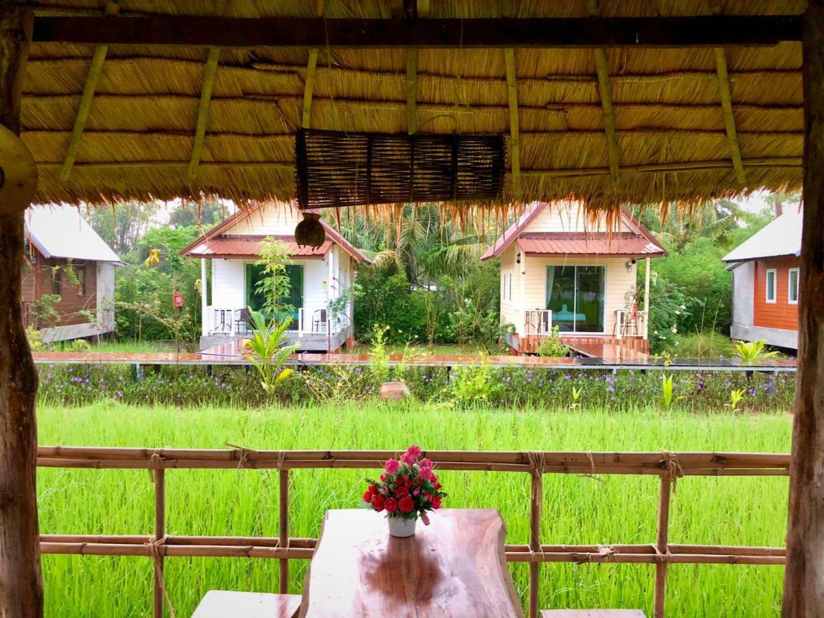 Baan Thung Home Stay Prasat Екстер'єр фото