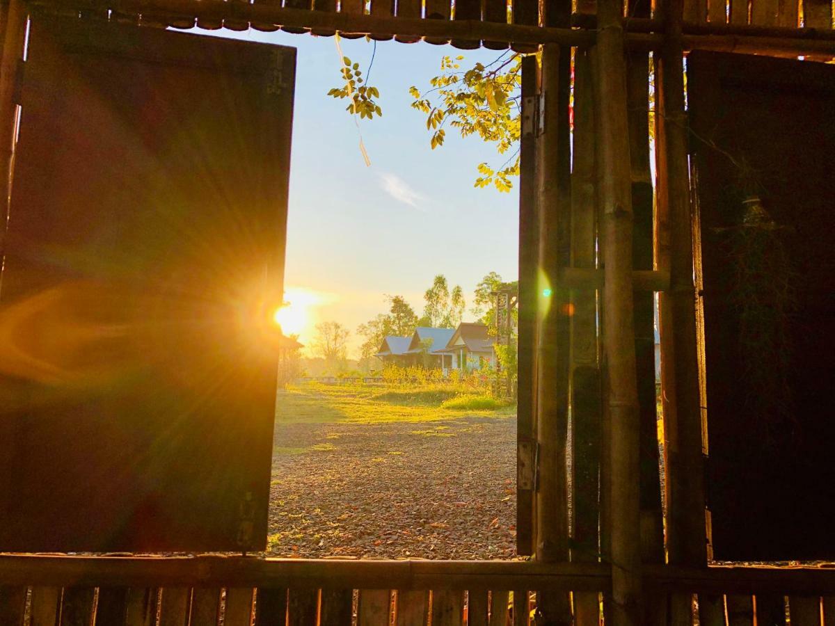 Baan Thung Home Stay Prasat Екстер'єр фото