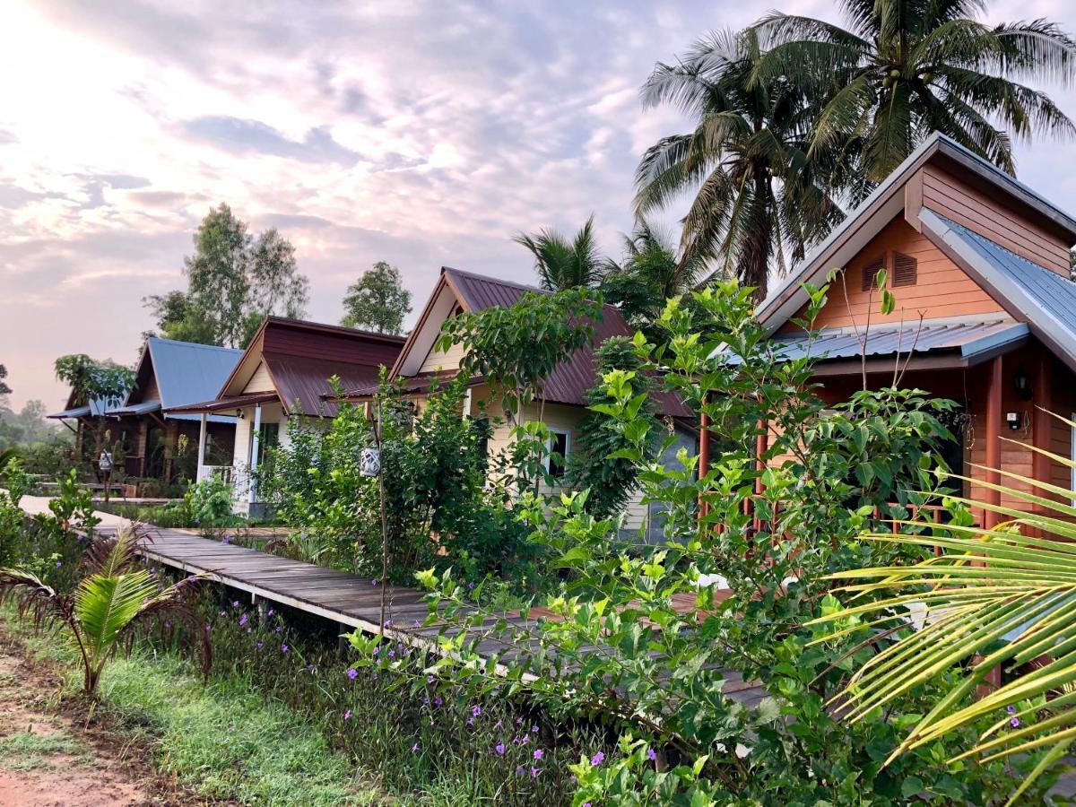 Baan Thung Home Stay Prasat Екстер'єр фото